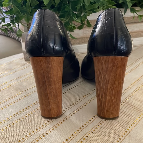 YSL Black textured pumps with wood heels size 40-1/2 - Picture 4 of 7